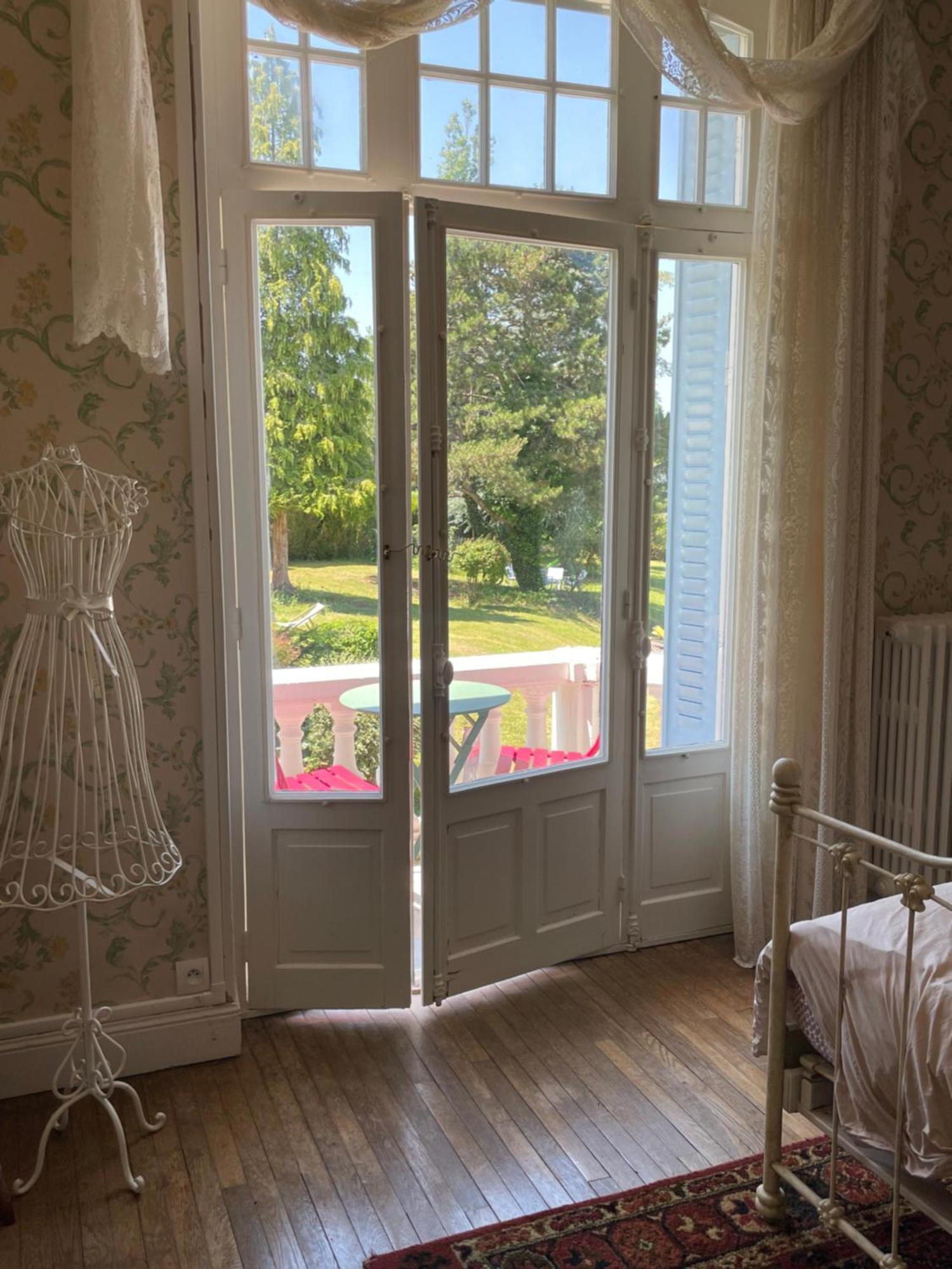Holiday Home Villa Castel Marie Louise Néris-les-Bains Exterior foto